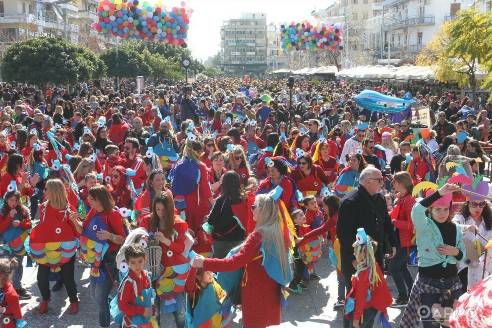 Παιδικό Καρναβάλι: Πλημμύρισε η πλατεία της Καλαμάτας από χρώματα και χαμόγελα