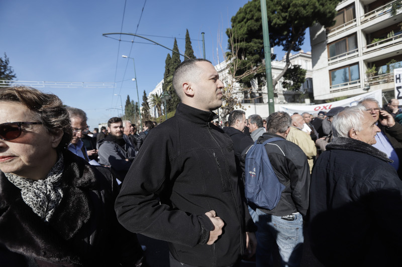 Έδιωξαν Κασιδιάρη και Λαγό από την πορεία για το μεταναστευτικό