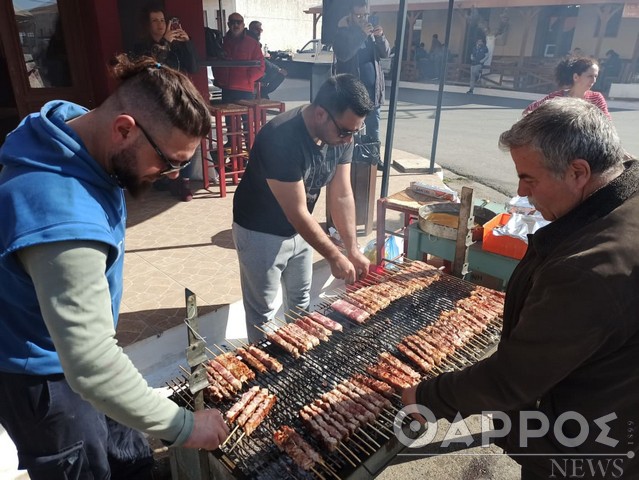 Παρά τον «άστατο» καιρό τσίκνισαν παντού στην Τριφυλία!