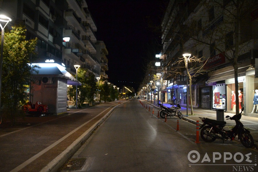 Βραδινές εικόνες από την άδεια Καλαμάτα