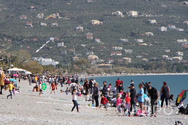 Πλημμύρισε από κόσμο η παραλία της Καλαμάτας