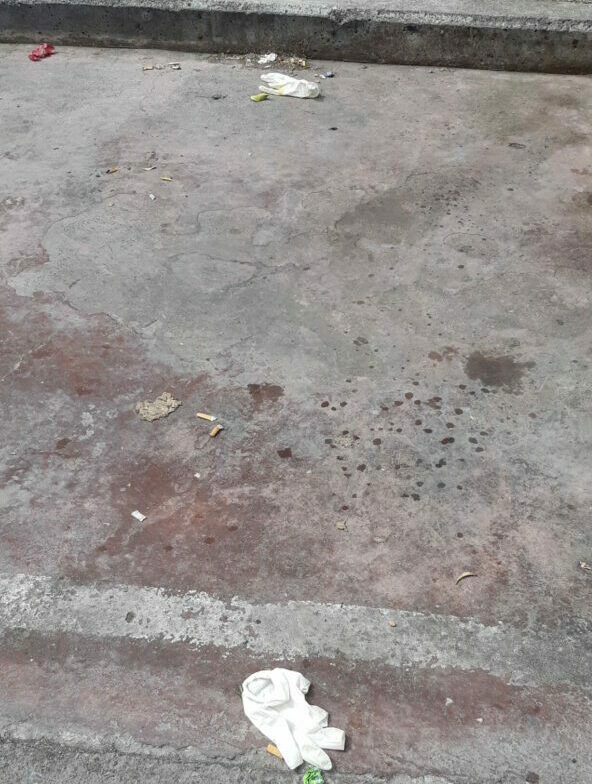 Πεταμένα στο δρόμο