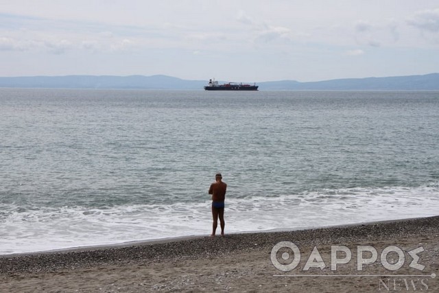 Λιμεναρχείο Καλαμάτας: Δεν επιτρέπονται τα μπάνια στη θάλασσα