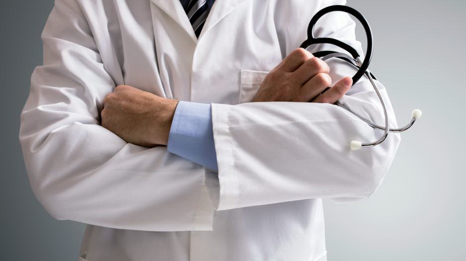 Καλαμάτα: Σε αναστολή εργασίας έθεσαν 3 ιδιώτες γιατροί τα ιατρεία τους προκειμένου να μην εμβολιαστούν