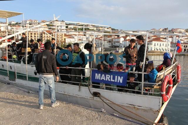 Στην Πύλο κατέληξαν οι 100 εξαντλημένοι μετανάστες με το ακυβέρνητο σκάφος  (βίντεο & φωτογραφίες)