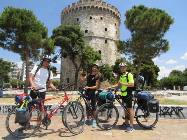 Με ποδήλατα από την Καλαμάτα στη Θεσσαλονίκη τρεις 18χρονοι (φωτογραφίες)