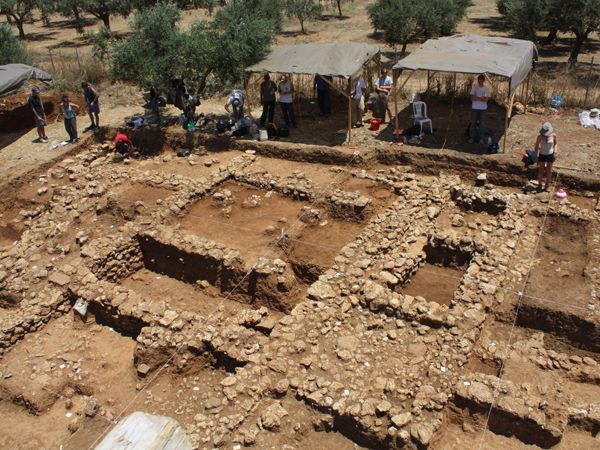 «Κέντρο Ενημέρωσης της Αρχαιολογικής  Ανασκαφής Ίκλαινας» το παλιό Δημοτικό Σχολείο