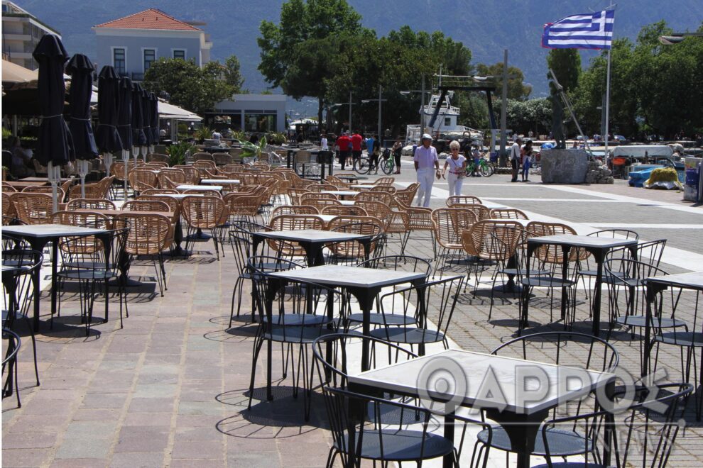 Καλαμάτα: “Πυρετώδεις” προετοιμασίες για το άνοιγμα της εστίασης – Ασάφεια για τα τραπεζοκαθίσματα (φωτογραφίες)