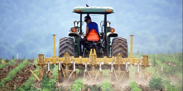 Ενίσχυση σε αγρότες και αγροτικές επιχειρήσεις που έχουν πληγεί από τον κορωνοϊό