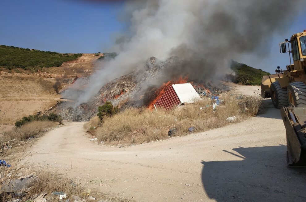 Διπλό «έγκλημα» στο Αλιμάκι, παράνομος σκουπιδότοπος και φωτιά