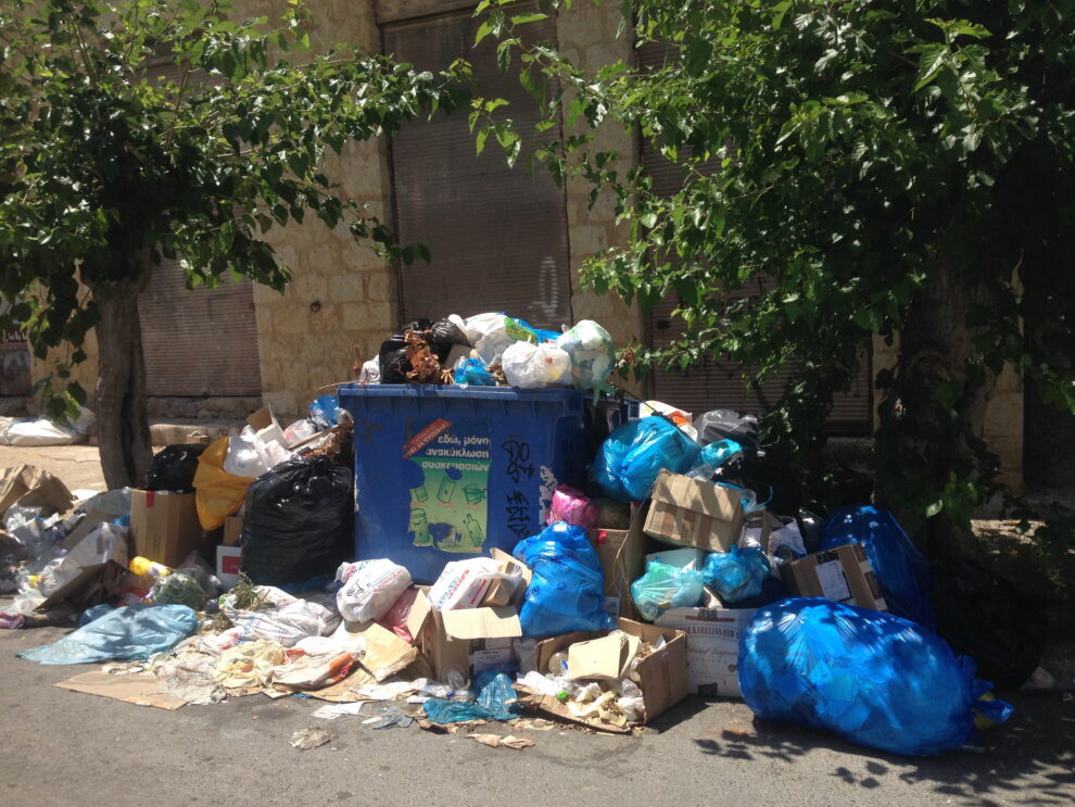 Τριφυλία: Απέραντος σκουπιδότοπος, κίνδυνος  για τη δημόσια υγεία και το περιβάλλον…