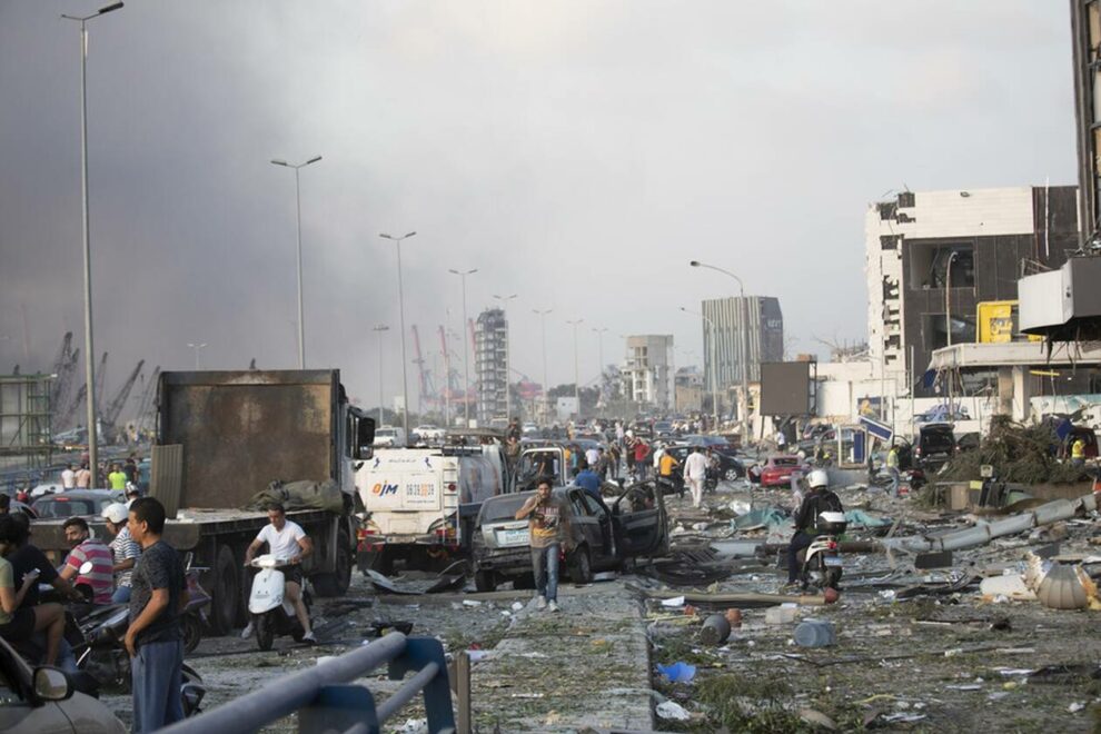 Ισχυρή έκρηξη στη Βηρυτό: Δεκάδες νεκροί και εκατοντάδες τραυματίες