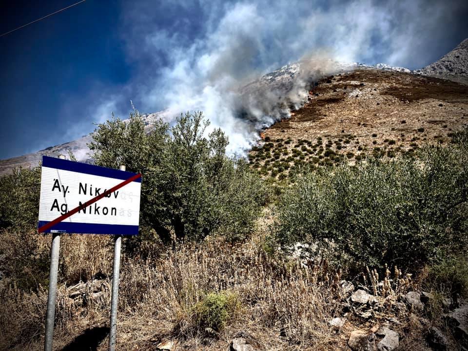 Υπό μερικό έλεγχο η πυρκαγιά στη Δυτική Μάνη