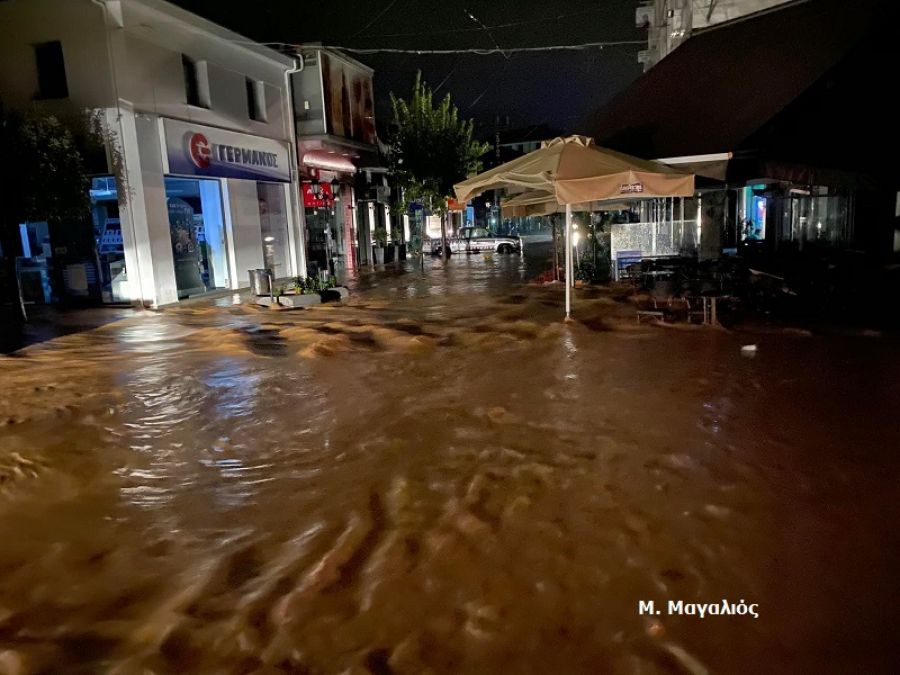 Σαρώνει τη χώρα ο «Ιανός» – Νεκρή γυναίκα στη Θεσσαλία και αγνοούμενοι