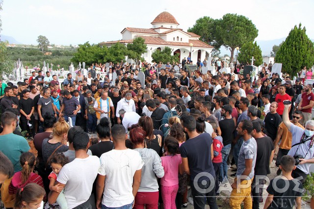 Μεσσήνη: Με το δικό τους τρόπο αποχαιρέτησαν  τον 18χρονο Ρομά συγγενείς και φίλοι