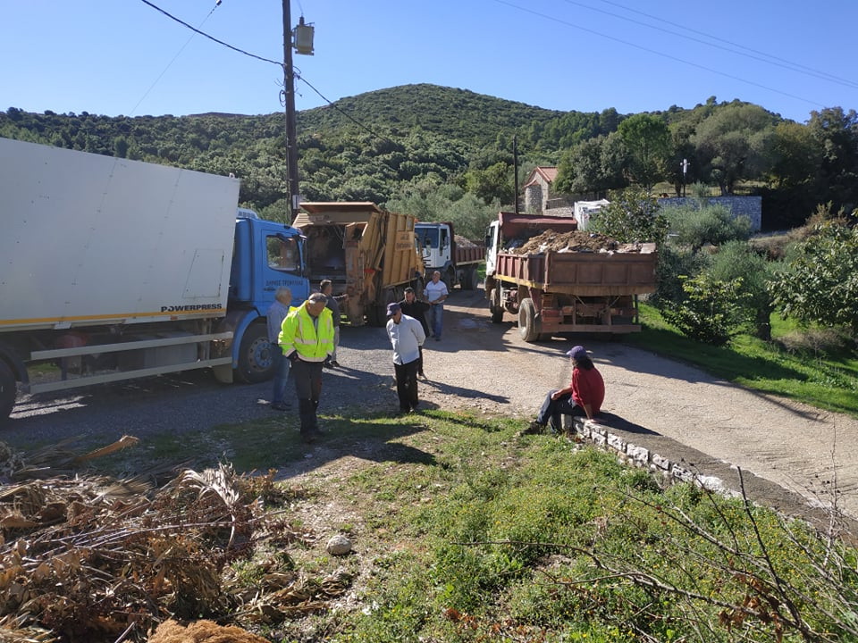 Δήμος Τριφυλίας: «Μπλόκο» πολιτών στο δρόμο για  τον παράνομο σκουπιδότοπο Αλιμακίου