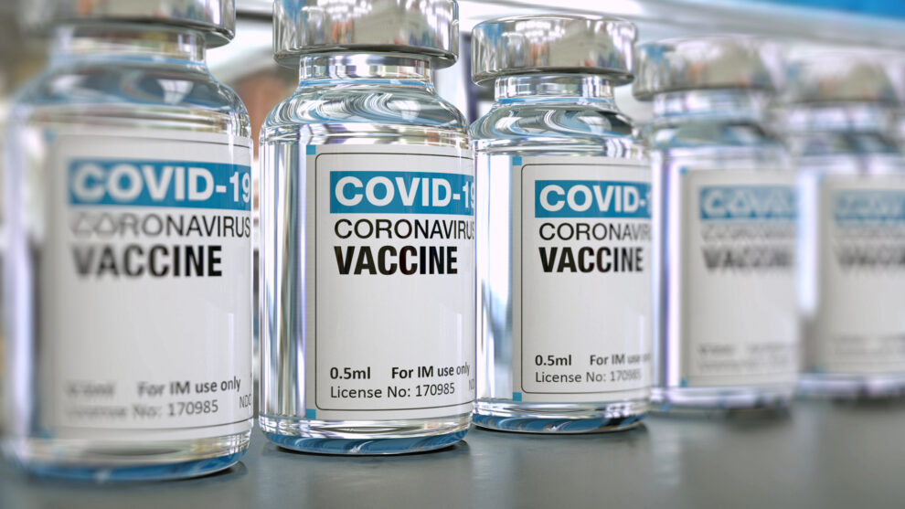 Μπορούν τα πρώτα εμβόλια κατά της  COVID-19 να οδηγήσουν σε ανοσία αγέλης;
