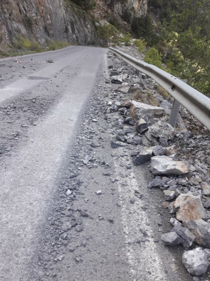 Δημοπρατούνται τα έργα προστασίας από  κατακρημνίσεις βράχων στο Θουρία -Πολιανή