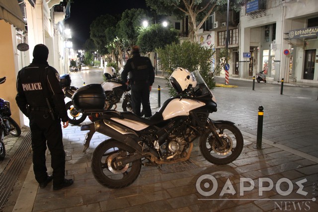 Αλλάζει από απόψε η ώρα απαγόρευσης κυκλοφορίας – Τι ισχύει για μετακινήσεις, εκκλησίες και καταστήματα