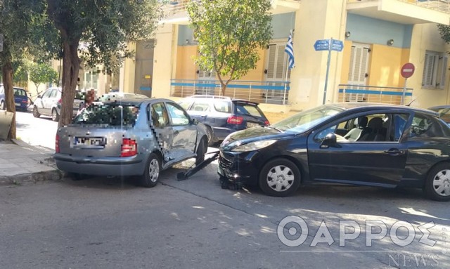 Τροχαίο ατύχημα στο κέντρο της Καλαμάτας (φωτογραφίες)