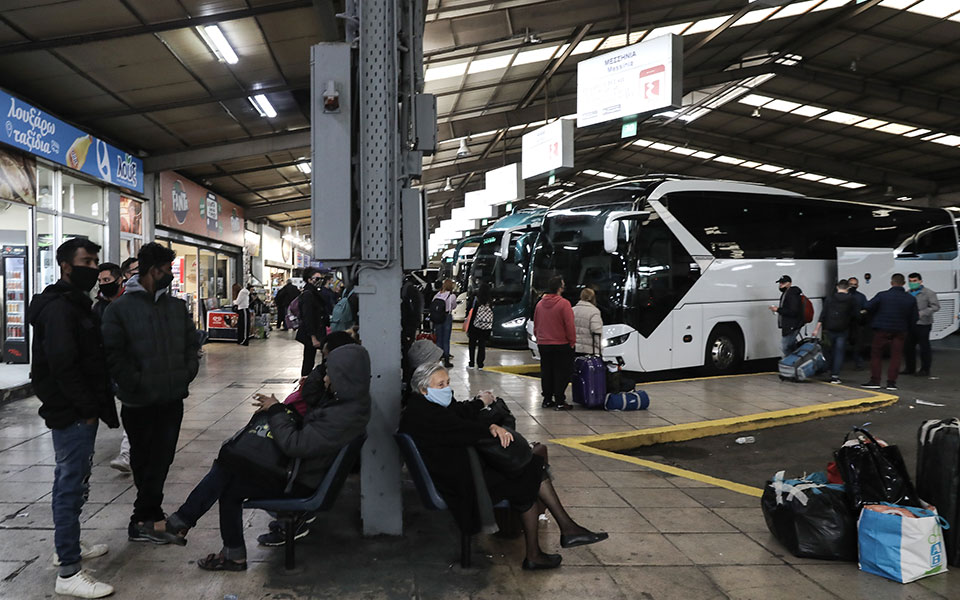 Ελιές και εγκλεισμός  κατεβάζουν τον κόσμο στη Μεσσηνία