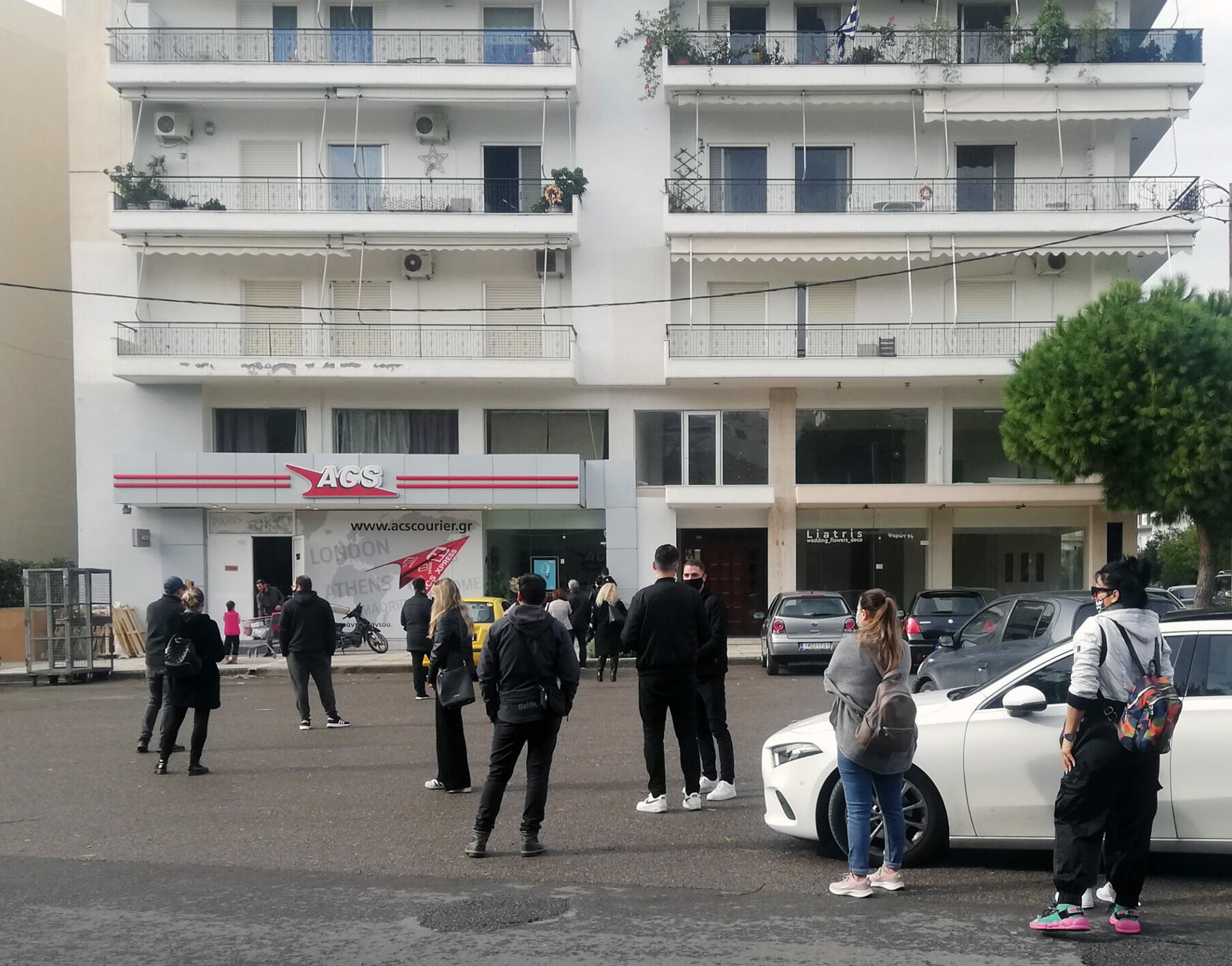 Καραντίνα, “Black Friday” και γιορτές «πνίγουν»  τις εταιρείες ταχυμεταφορών και στη Μεσσηνία