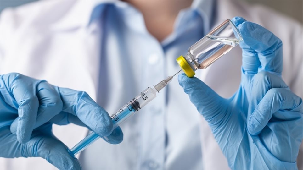Ο “Άγιος Βασίλης” φέρνει εμβόλια στο Γενικό Νοσοκομείο Καλαμάτας που θωρακίζεται απέναντι στον κορωνοϊό