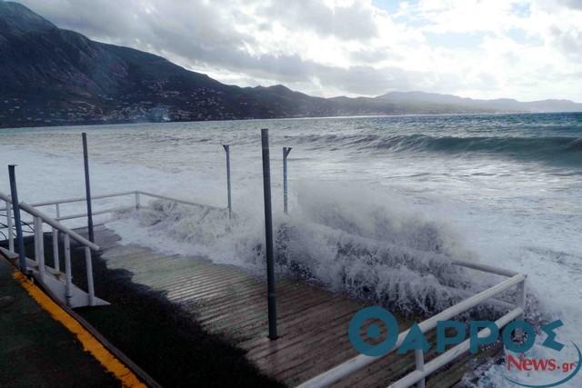 Ψυχρό μέτωπο θα σαρώσει τη χώρα, με κατά τόπους έντονα φαινόμενα και θυελλώδεις ανέμους