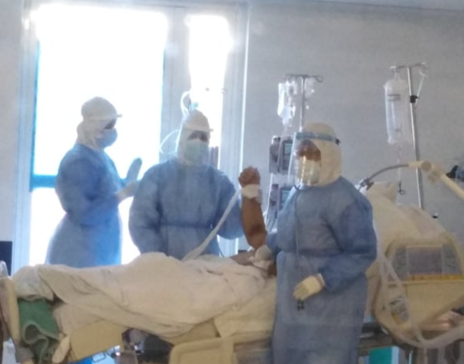 Συγκίνηση για την πρώτη επιτυχημένη αποσωλήνωση 63χρονου ασθενούς από την ΜΕΘ “Covid” του Νοσοκομείου Καλαμάτας