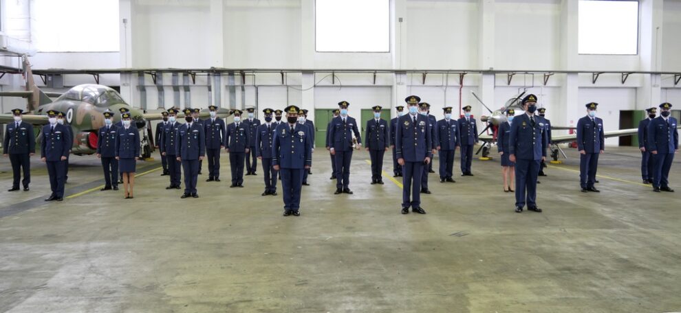 Τελετή αποφοίτησης ανθυποσμηναγών  στην αεροπορική βάση Καλαμάτας