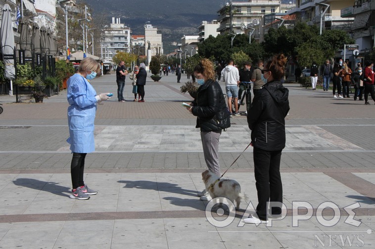 Καλαμάτα: 290 άτομα υποβλήθηκαν σε τεστ κορωνοϊού στην κεντρική πλατεία – Δύο τα θετικά