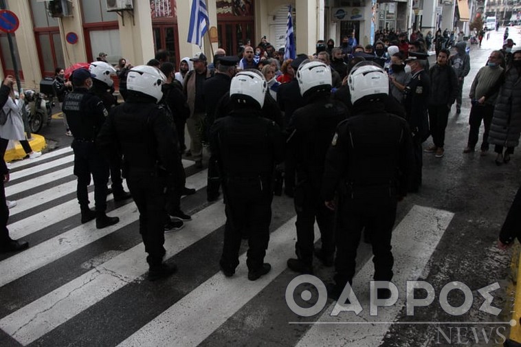 Μικροεπεισόδια με ομάδα πολιτών που θέλησε να παρακολουθήσει τις εκδηλώσεις της 23ης Μαρτίου