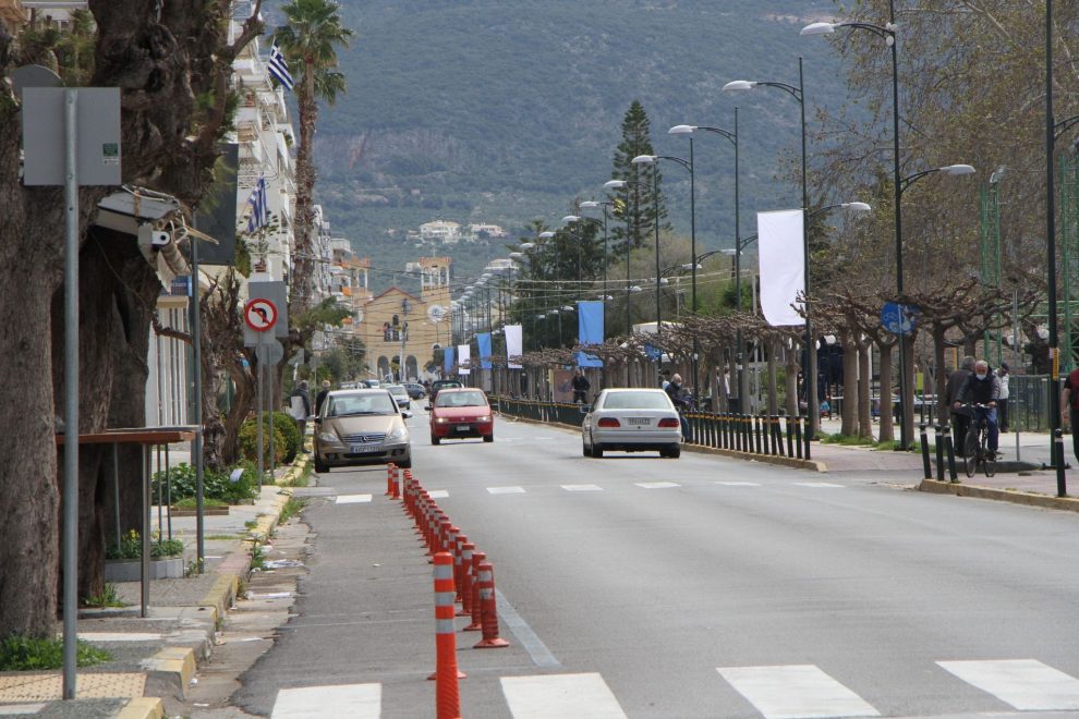 Σε εορταστικό κλίμα και η παραλία της Καλαμάτας