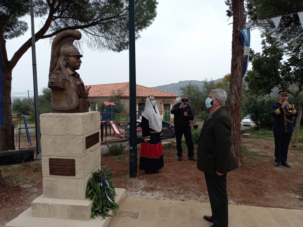 Προτομή του Θεοδώρου Κολοκοτρώνη στην πλατεία της Καρδαμύλης