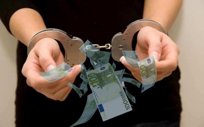 Σύλληψη 58χρονης στην Καλαμάτα με προσημειωμένα χαρτονομίσματα για υπόθεση εκβίασης