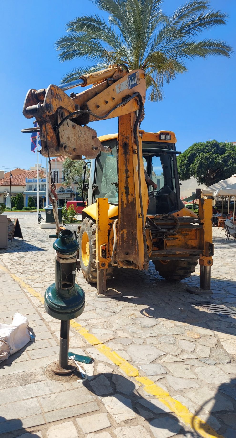 Αποφάσισαν να φτιάξουν τους στύλους του Ιστορικού Κέντρου