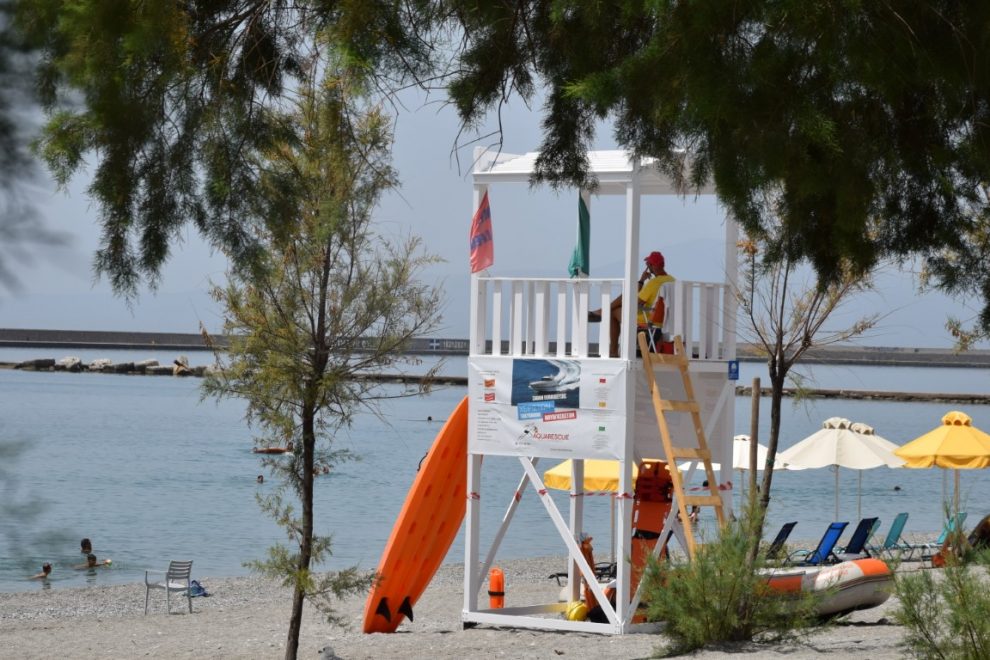 Αναρτήθηκαν οι 4 Γαλάζιες  Σημαίες στις παραλίες του Δήμου Καλαμάτας