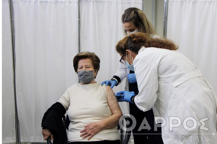 Τέταρτη δόση εμβολίου: Σε ποιους συστήνεται και πότε