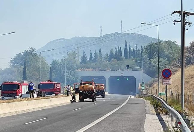Κλειστή η γέφυρα της Τσακώνας λόγω της πυρκαγιάς
