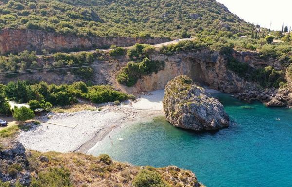 Η υπέροχη ακτογραμμή της Δυτικής Μάνης