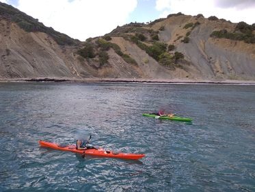 Ξεκίνησαν με κανό από τον Λαγκούβαρδο και τους εντόπισε το Λιμενικό στην Κορώνη