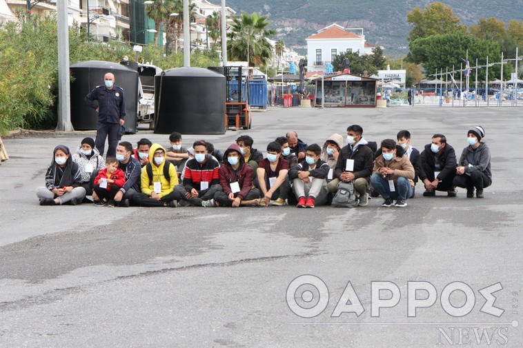 Μέλη του ΣΥΡΙΖΑ-ΠΣ Μεσσηνίας επισκέφθηκαν τους 46 μετανάστες στο λιμάνι της Καλαμάτας