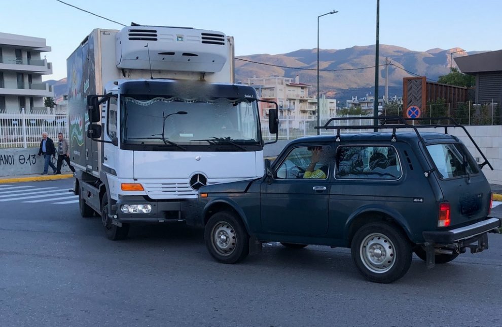 Τροχαίο ατύχημα στη Ναυαρίνου