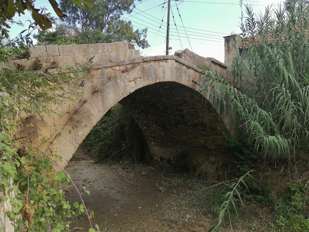 Τοξωτό γεφύρι της Μεθώνης: Ένα νεότερο μνημείο σε κίνδυνο