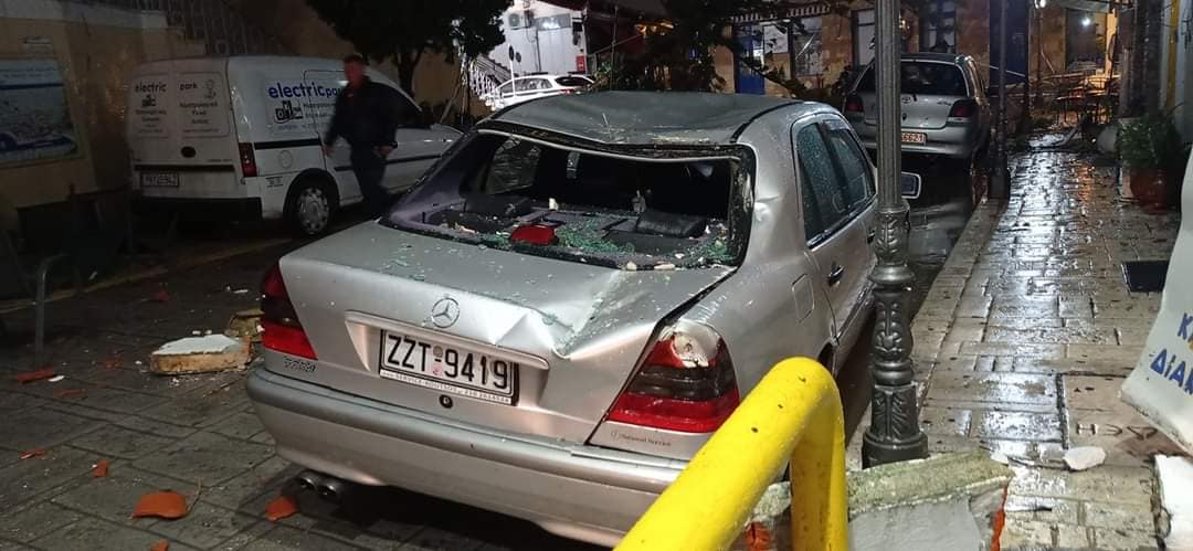 Μεσσηνία: Ζημιές από μπουρίνι στην Κορώνη