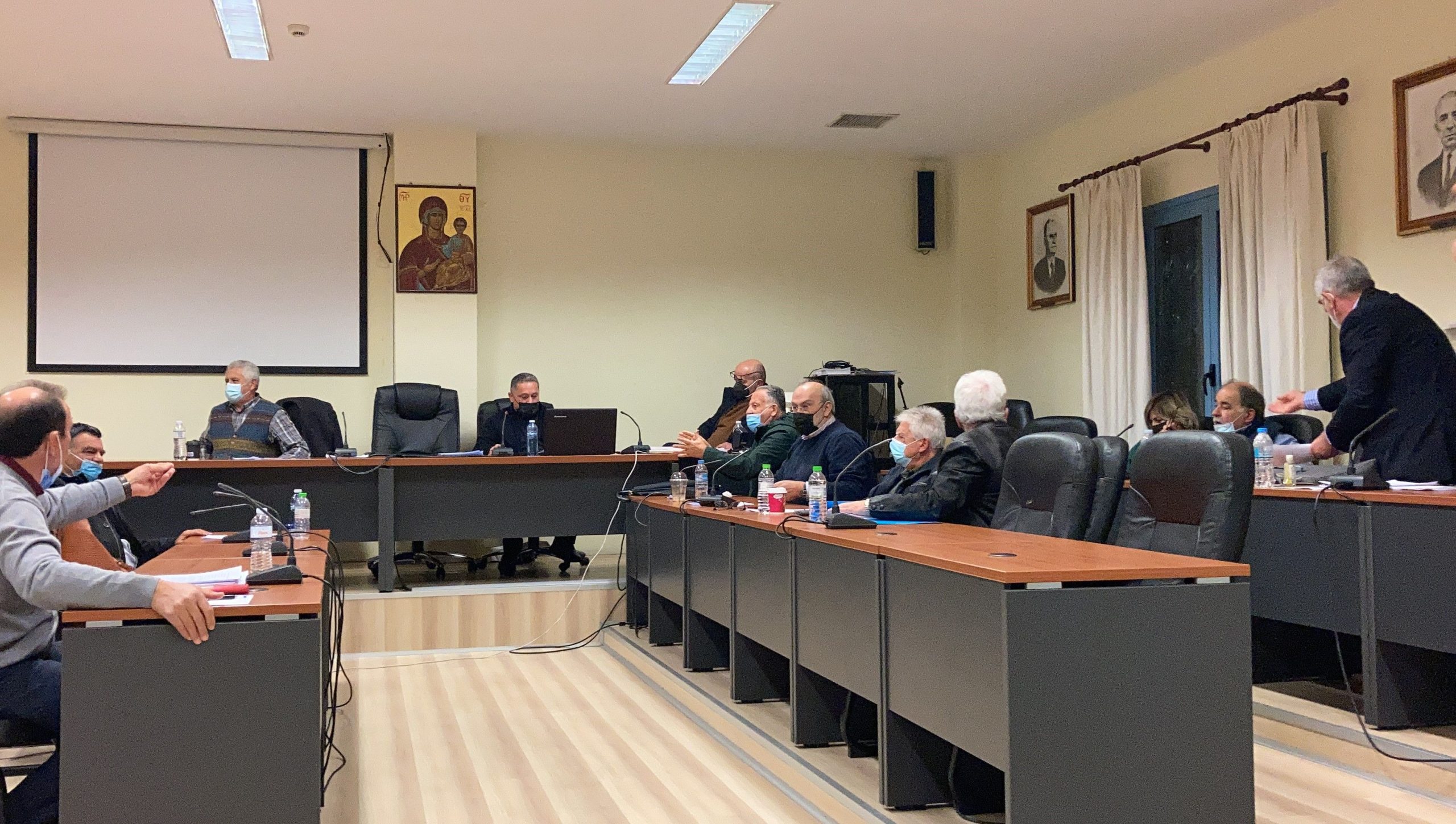 Δ.Σ Τριφυλίας: «Μπάχαλο» σε τροποποίηση προϋπολογισμού για ανάπλαση πλατείας Γαργαλιάνων