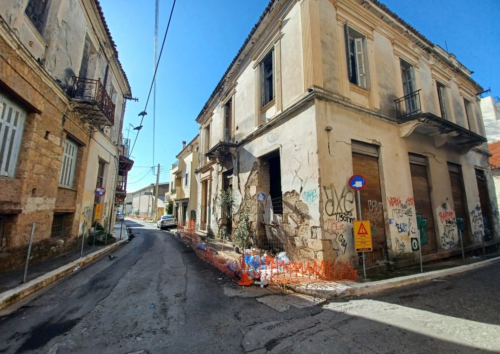 Σε γιορτινό  διάκοσμο η Καλαμάτα