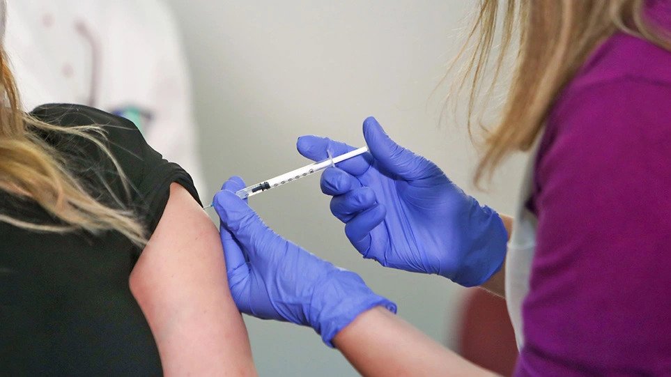 Η Εισαγγελία Καλαμάτας θα διερευνήσει την υπόθεση των εικονικών εμβολιασμών