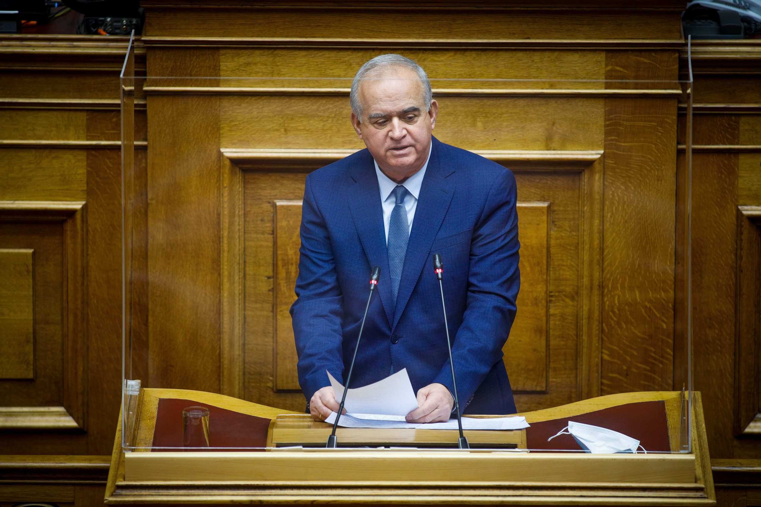 Ερώτηση του Γιάννη Λαμπρόπουλου για δόμηση σε γήπεδα, κείμενα εκτός ορίων οικισμών και εκτός σχεδίου