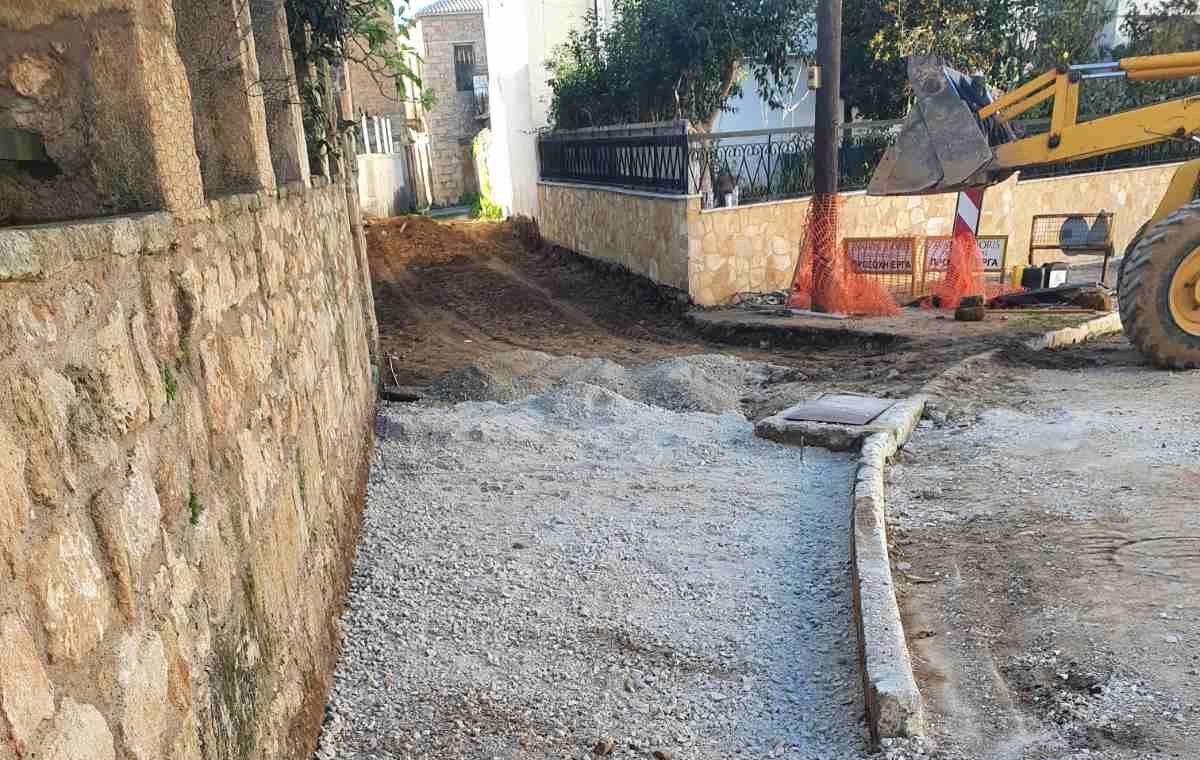 Φιλιατρά: Ξεκίνησαν οι εργασίες  πλακόστρωσης καντουνιών